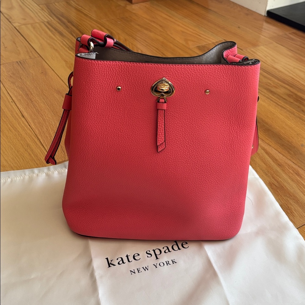 Kate Spade Marti Convertible Pebbled Leather bucket bag in carnation pink - Picture 13 of 16